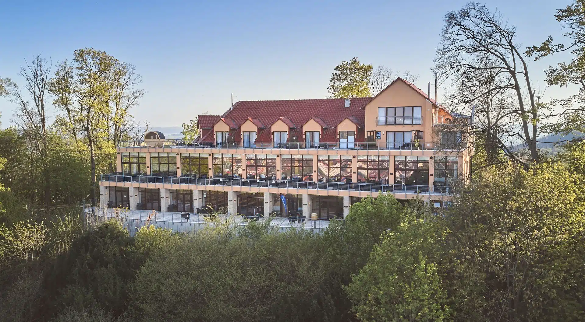 Klüt Hotel Hameln - Außenansicht mit Panoramablick